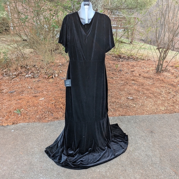 Lulu's Elegant Evenings Black Velvet Flutter Sleeve Trumpet Maxi Dress Size 3X - Picture 4 of 10